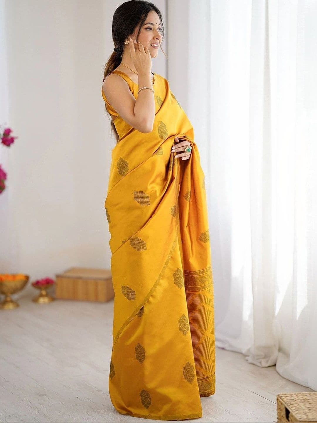 SANISA Woven Design Silk Blend Saree thumbnail 3