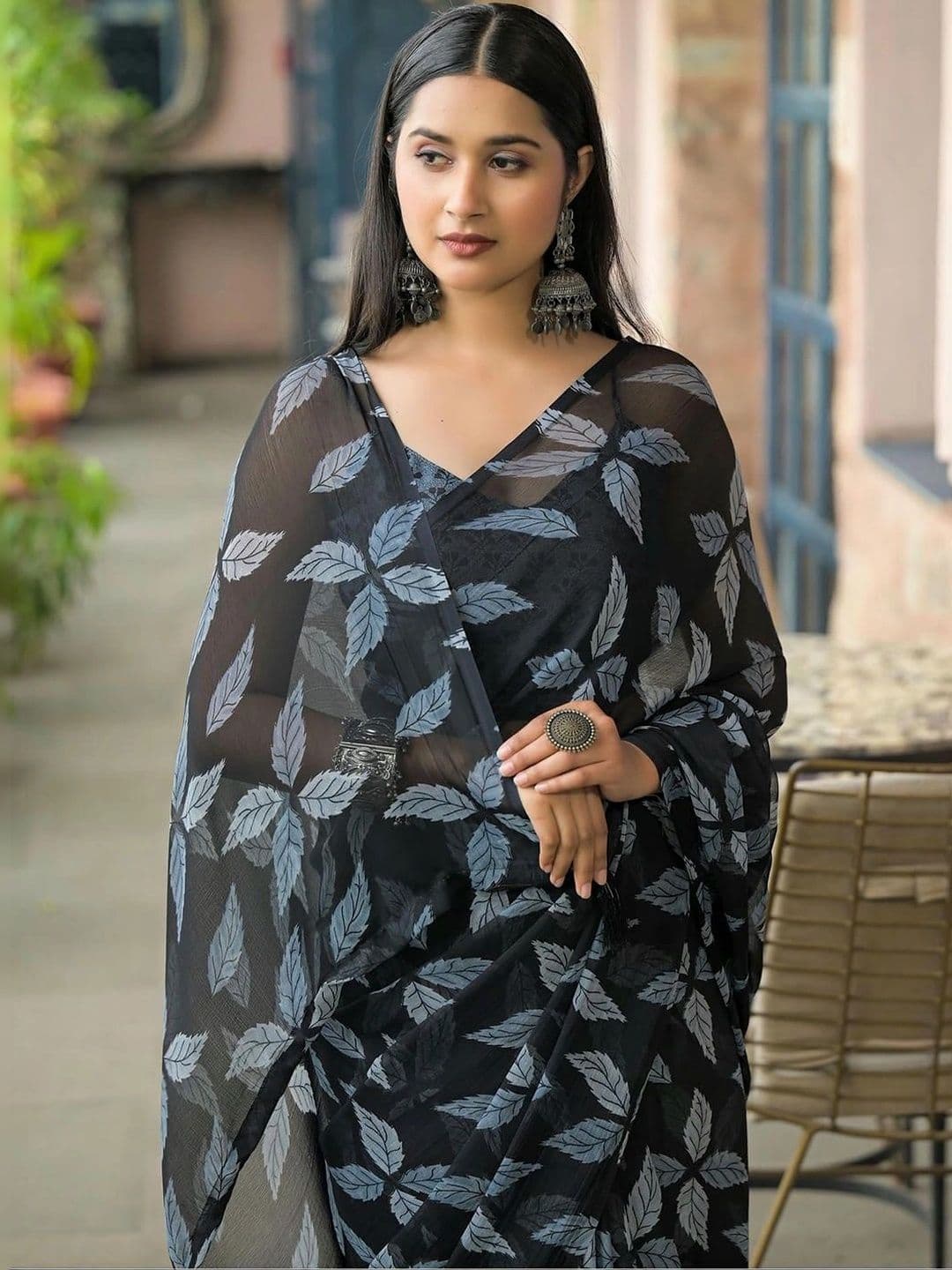 Pixie lane Floral Poly Chiffon Saree thumbnail 6