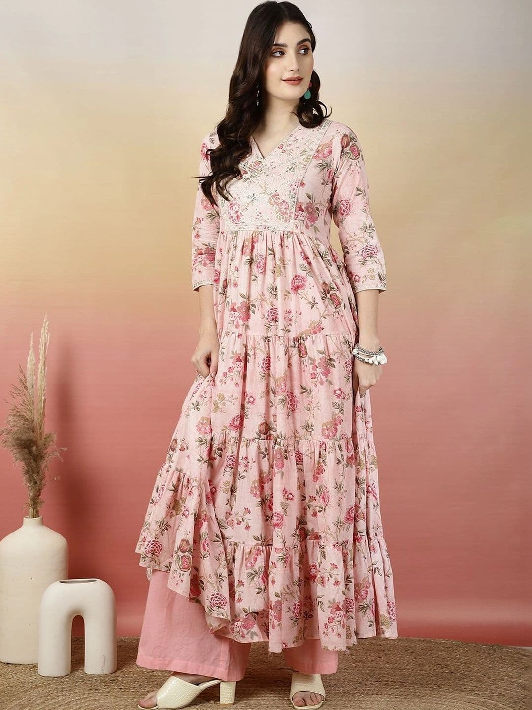 Sangria Women Floral Printed Floral Anarkali Kurta thumbnail 2
