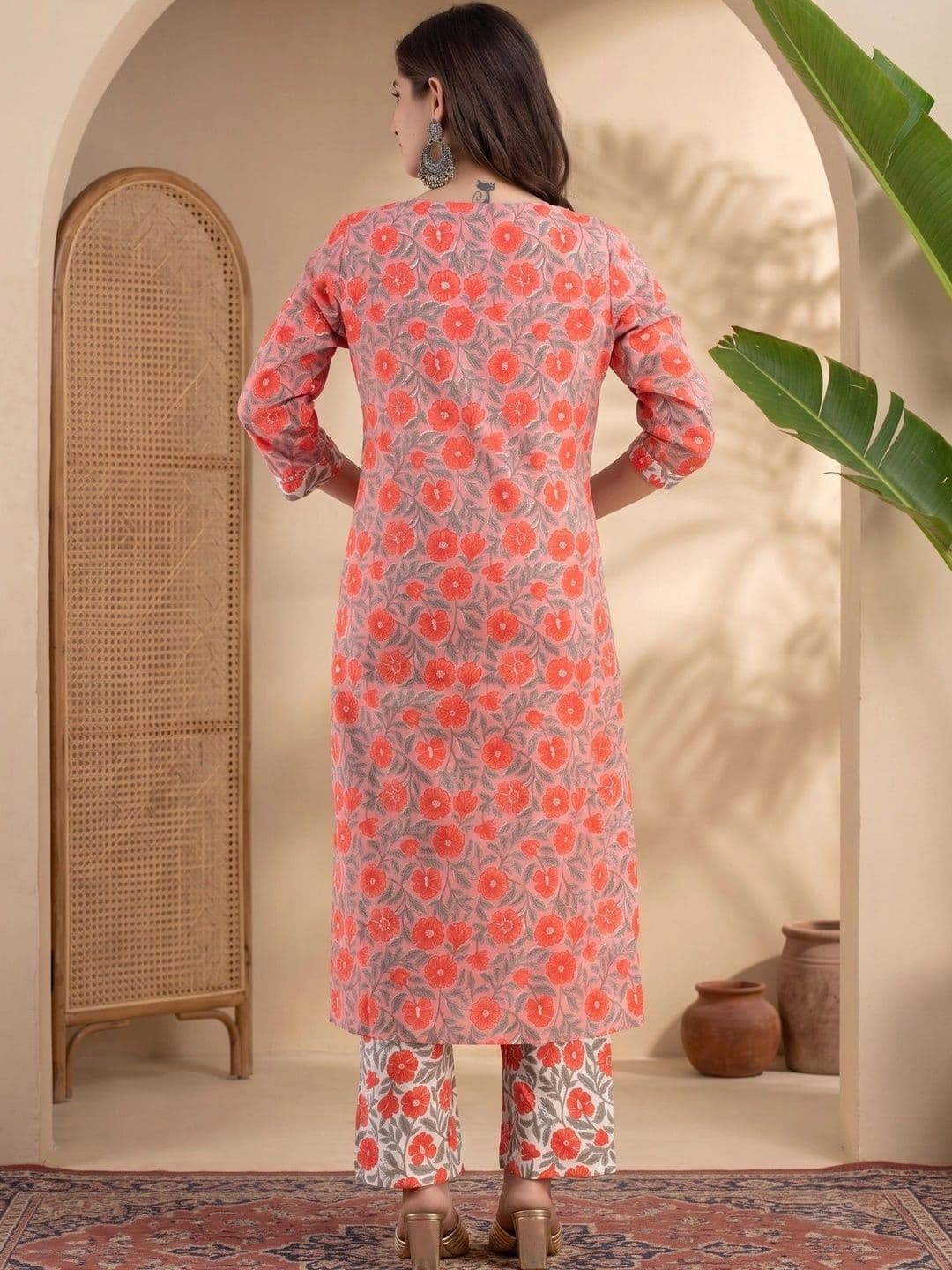 Sangria Women Floral Printed Regular Pure Cotton Kurta with Trousers thumbnail 5
