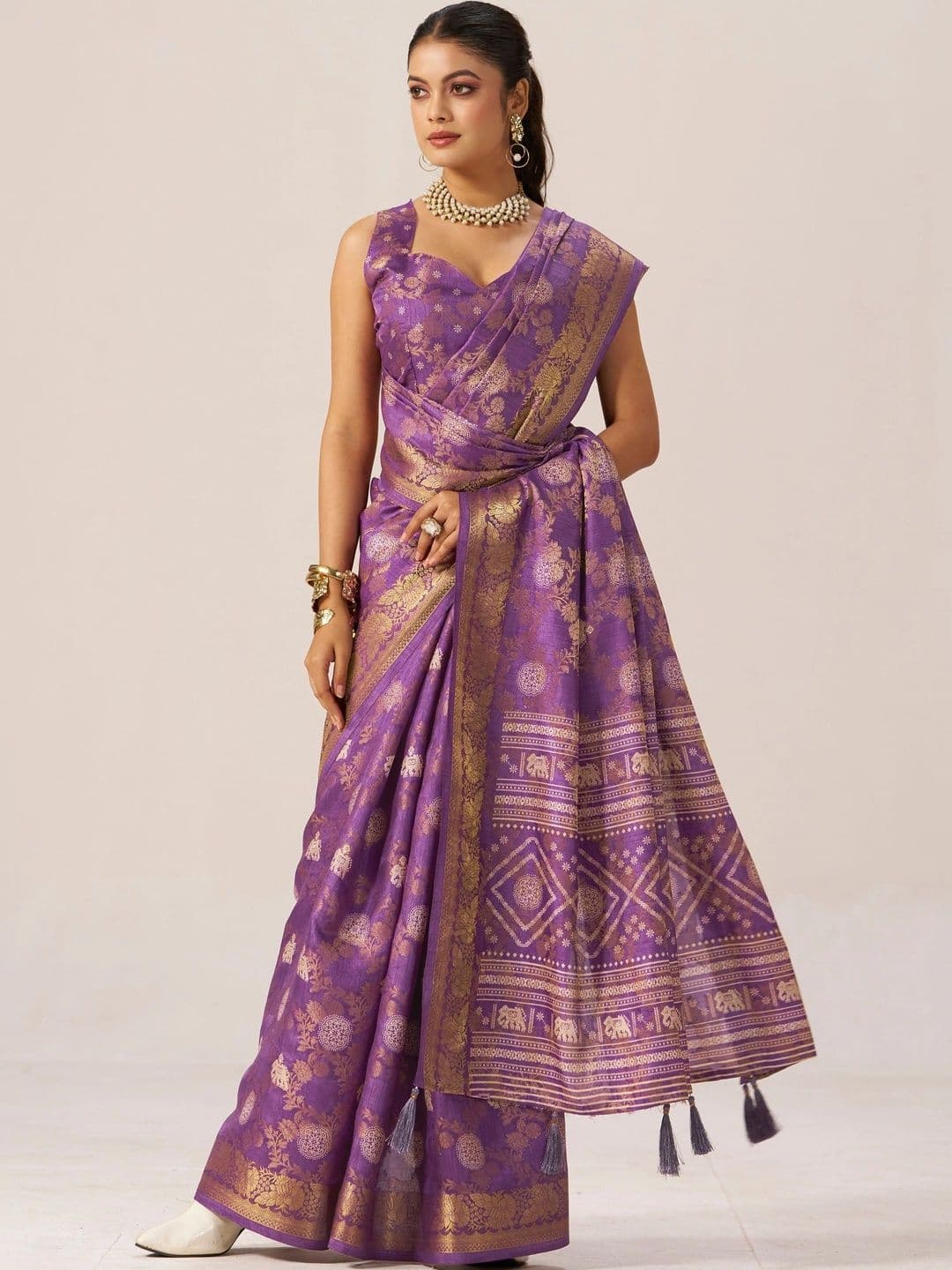 Anouk Woven Design Zari Silk Blend Banarasi Saree thumbnail 7