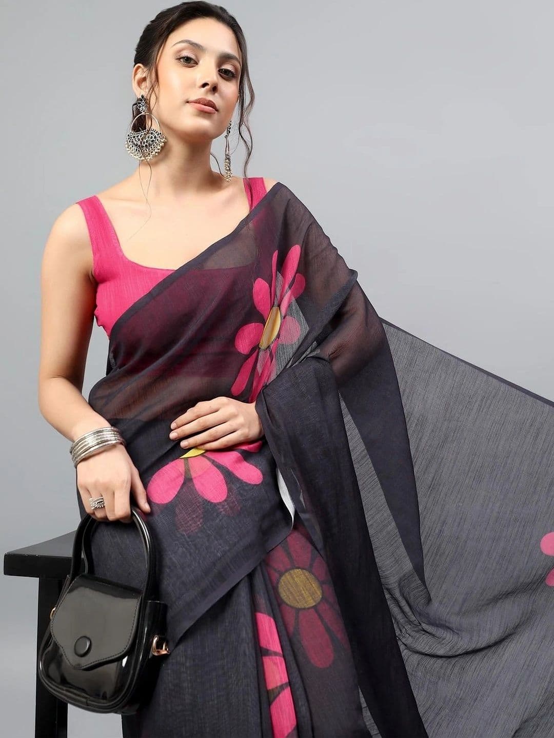 Pixie lane Floral Linen Blend Saree thumbnail 5