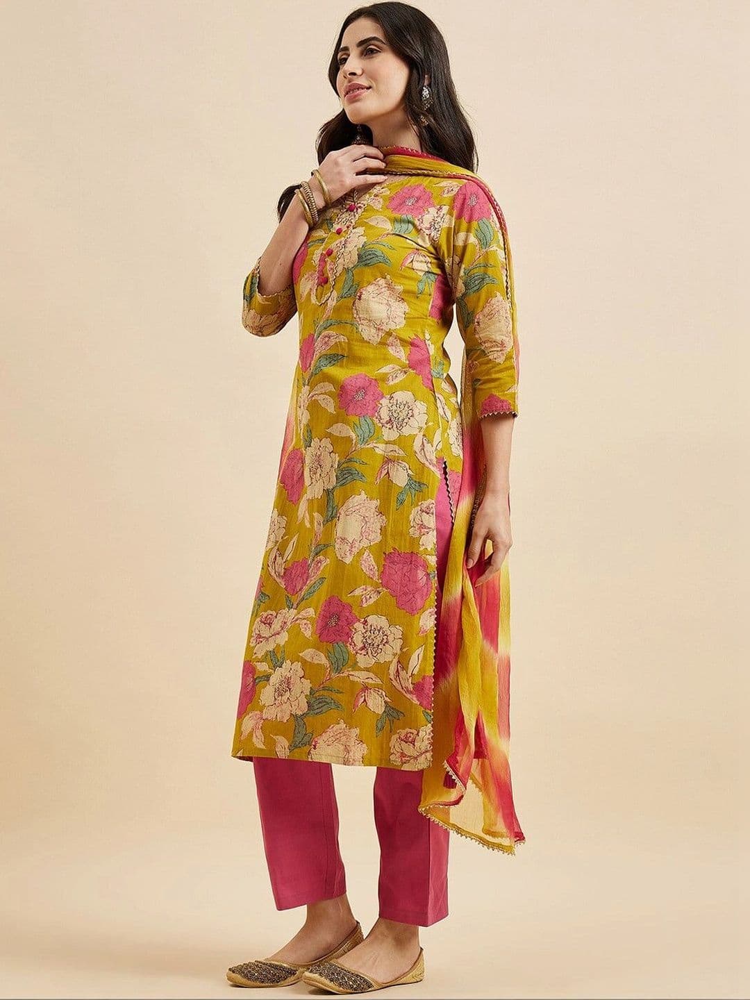 Cute fellow Women Floral Printed Regular Kurta with Trousers & With Dupatta thumbnail 4