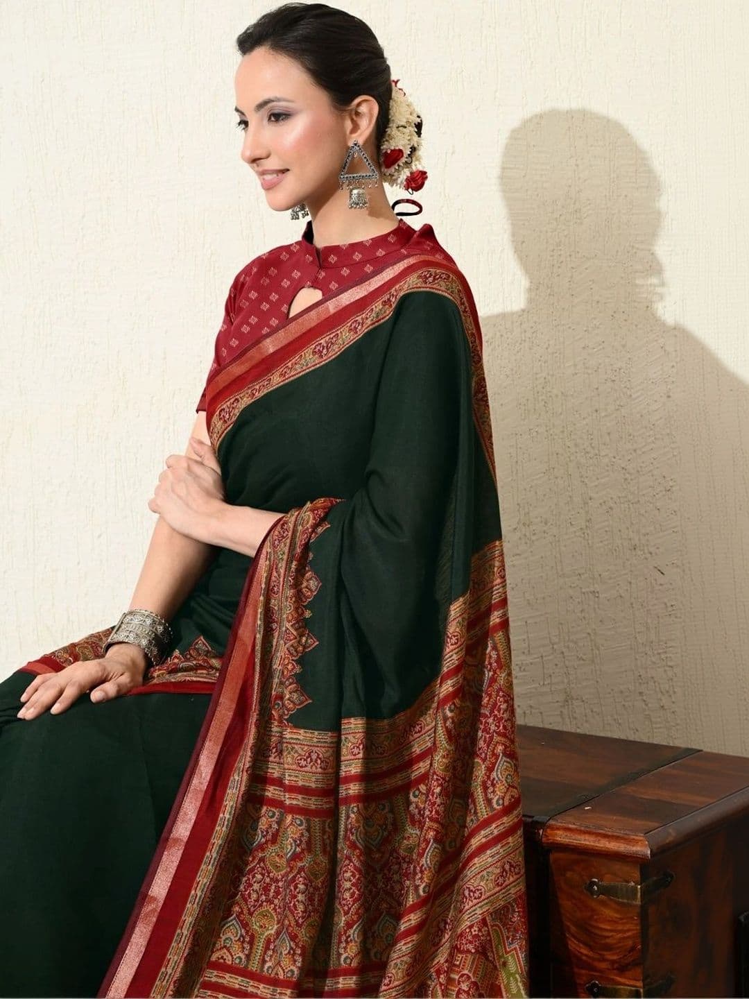 KALINI Women Ethnic Motifs Saree thumbnail 3