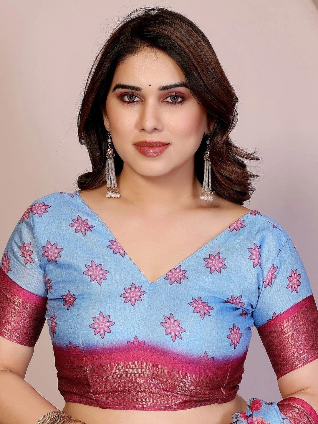 Mitera Floral Designer Saree thumbnail 3