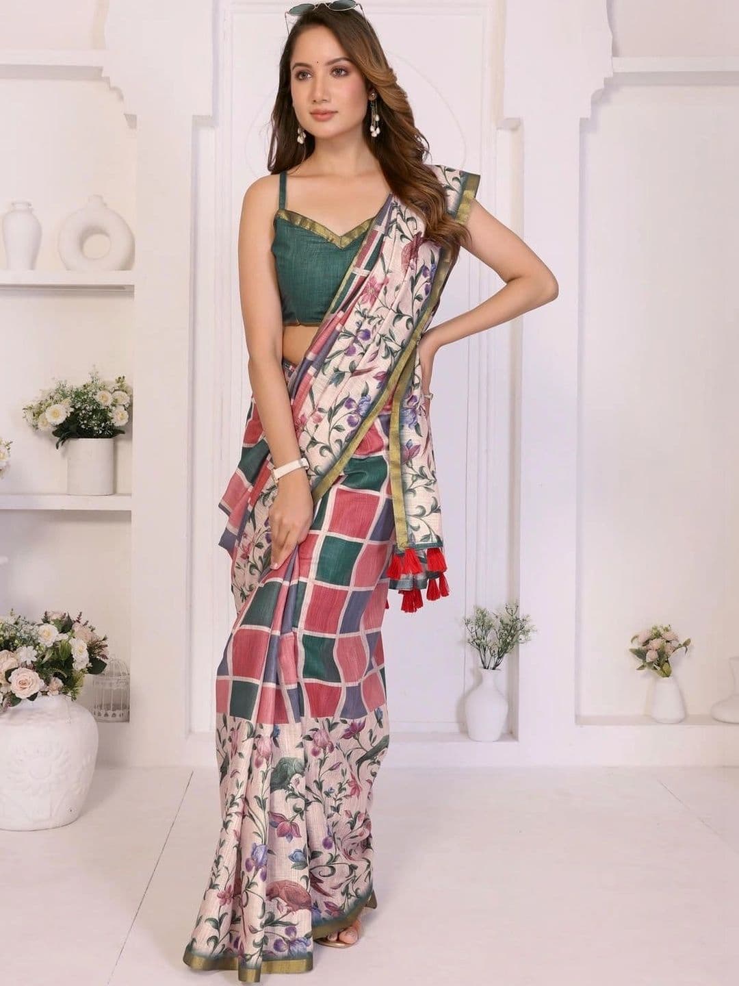 Pixie lane Floral Zari Linen Blend Saree thumbnail 3
