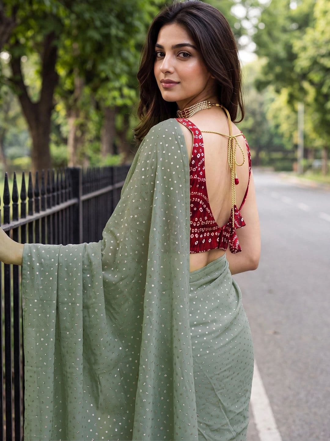 Looootnest Embellished Pure Georgette Saree thumbnail 5