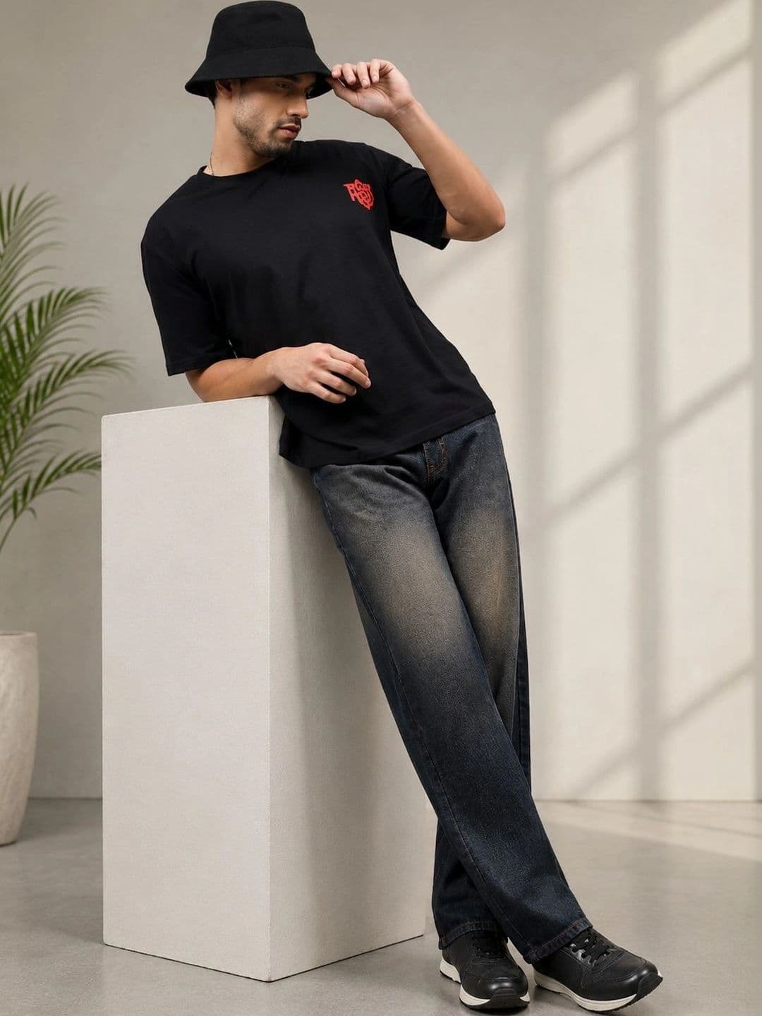 FALKRA Men Mid-Rise Low Distress Jeans thumbnail 6