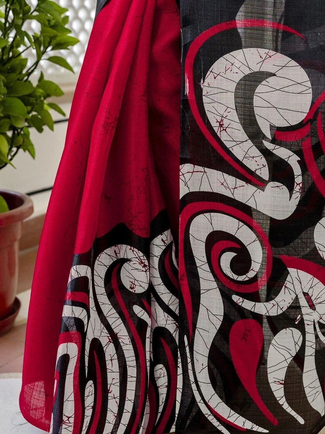 SANISA Batik Women Pure Cotton Saree thumbnail 6