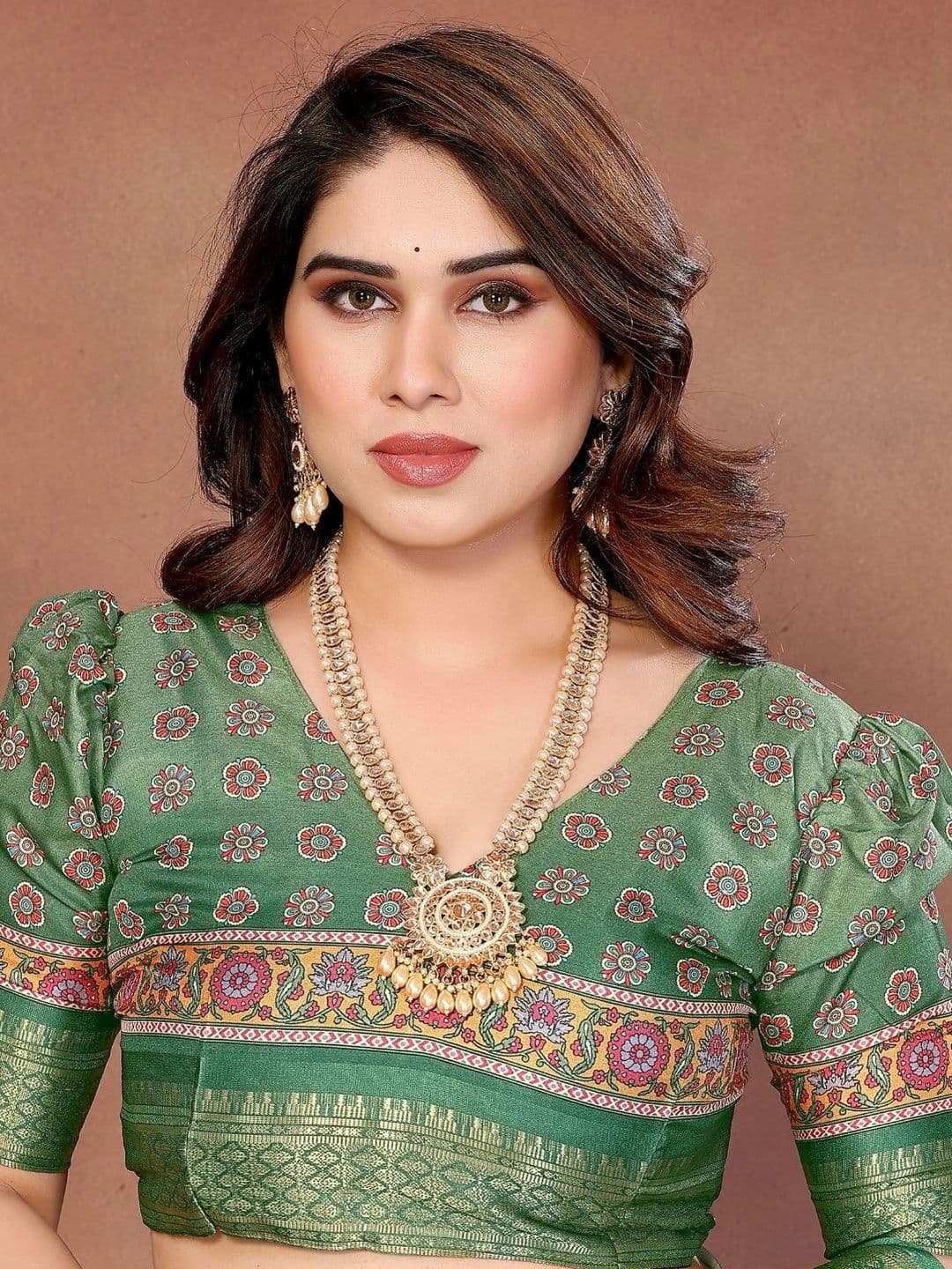 Mitera Floral Zari Designer Saree thumbnail 6