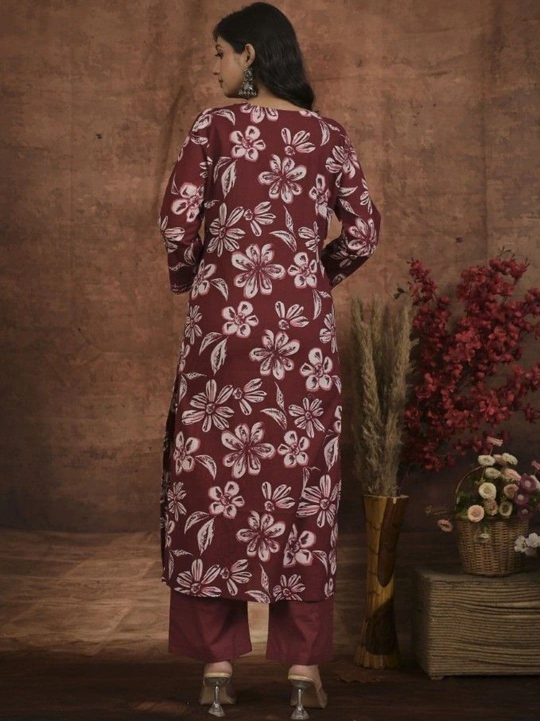 Yashee Women Floral Printed Regular Thread Work Pure Cotton Kurta with Palazzos & With Dupatta thumbnail 7