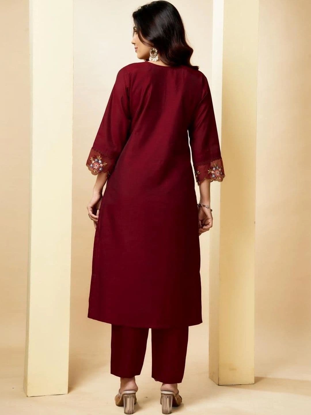 PAUSE Women Ethnic Motifs  Regular Thread Work Pure Silk Kurta & Trousers With Dupatta thumbnail 6