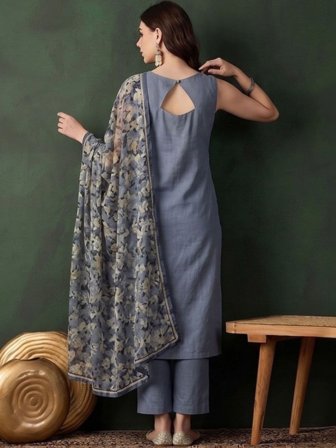 Sangria Women Floral Regular Kurta with Trousers & With Dupatta thumbnail 7