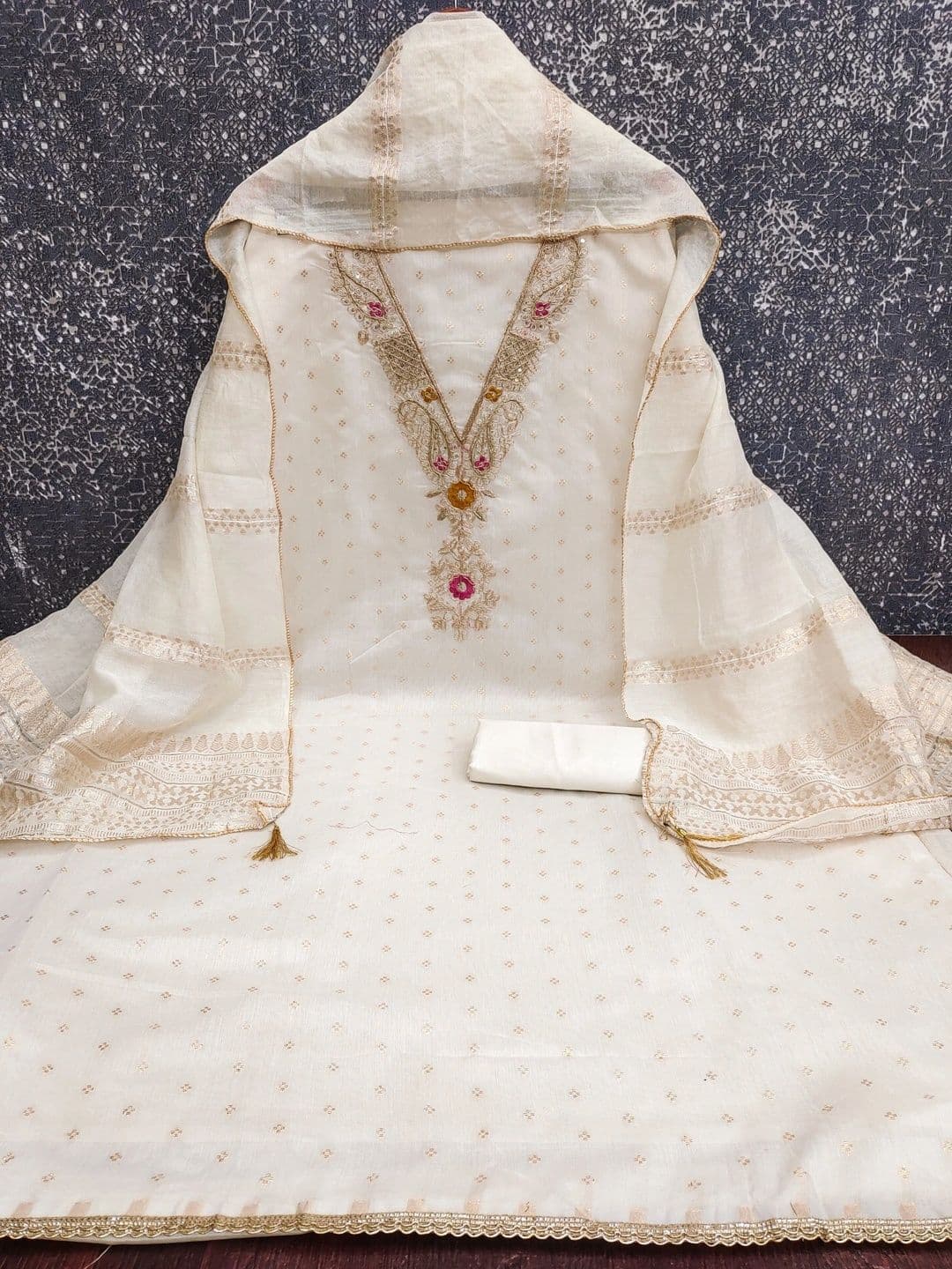 TAVAS Unstitched Dress Material thumbnail 3