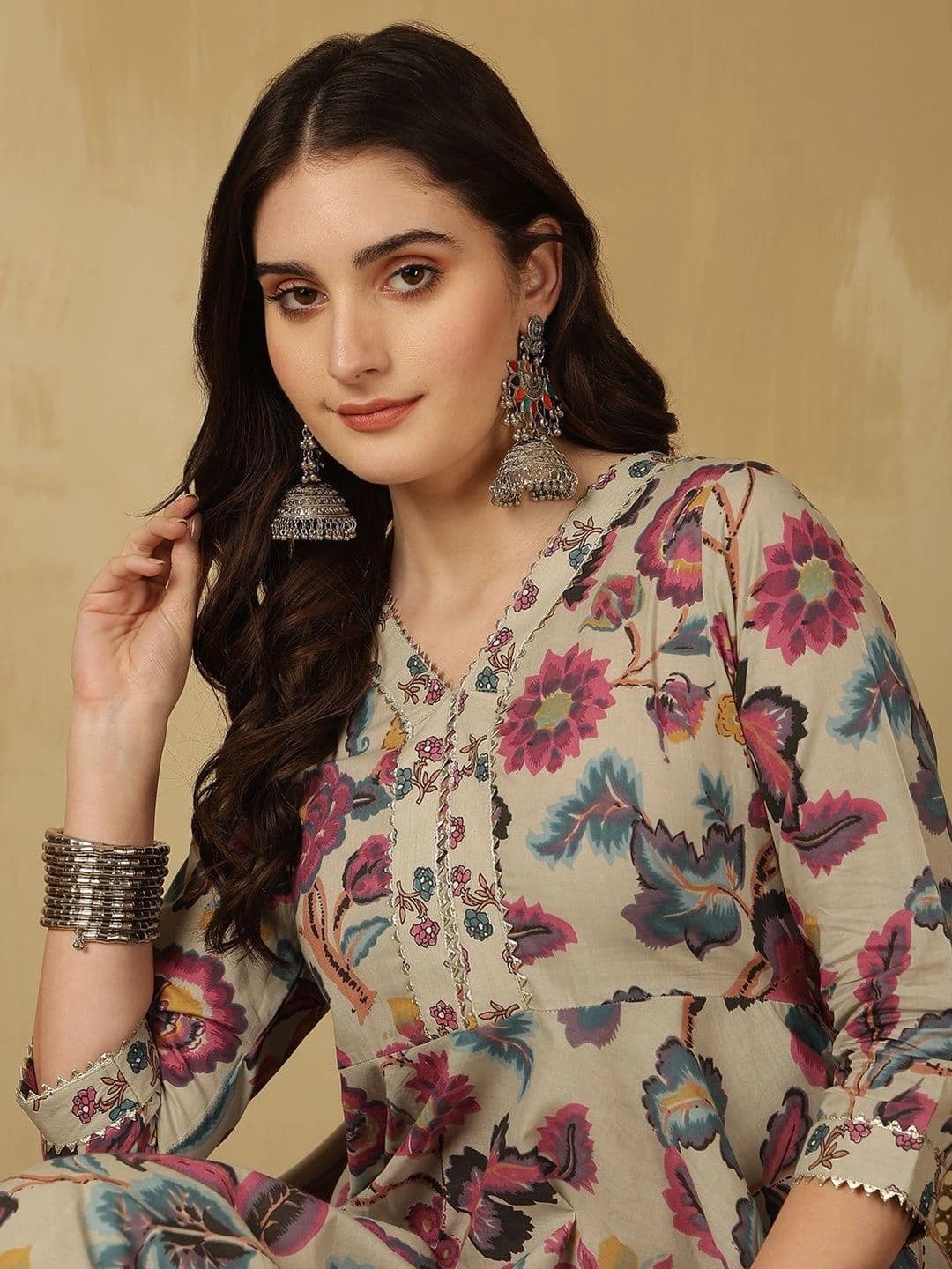 Sangria Women Floral Printed Thread Work Floral Anarkali Kurta thumbnail 4