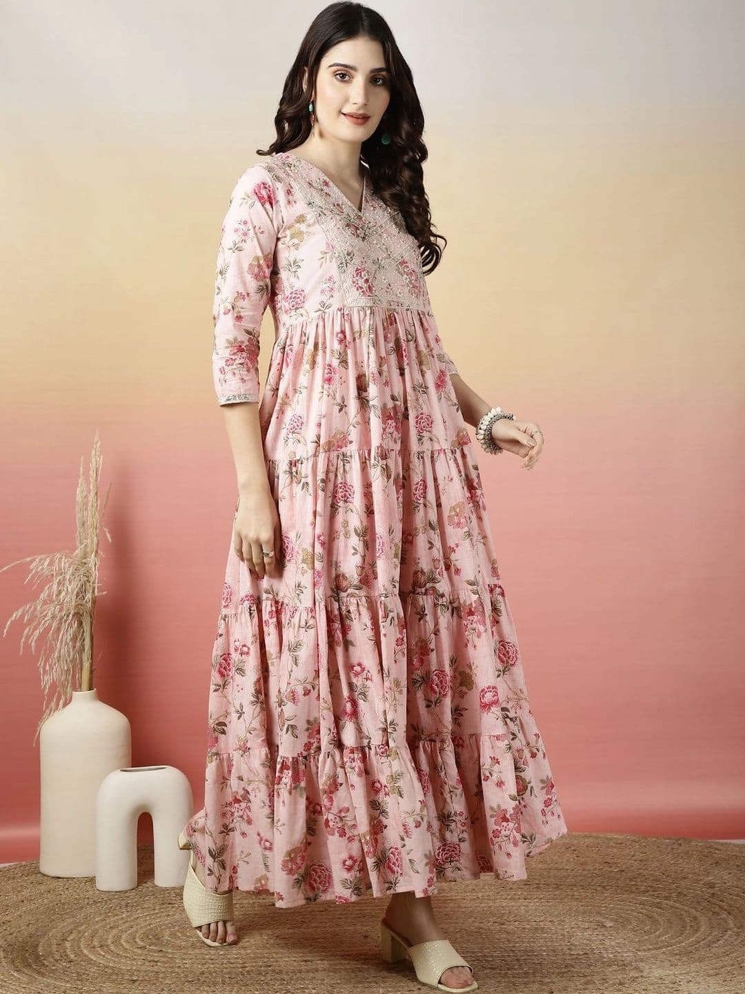 Sangria Women Floral Printed Floral Anarkali Kurta thumbnail 4