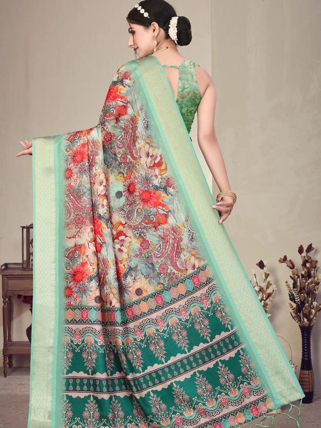 Mitera Floral Designer Saree thumbnail 5