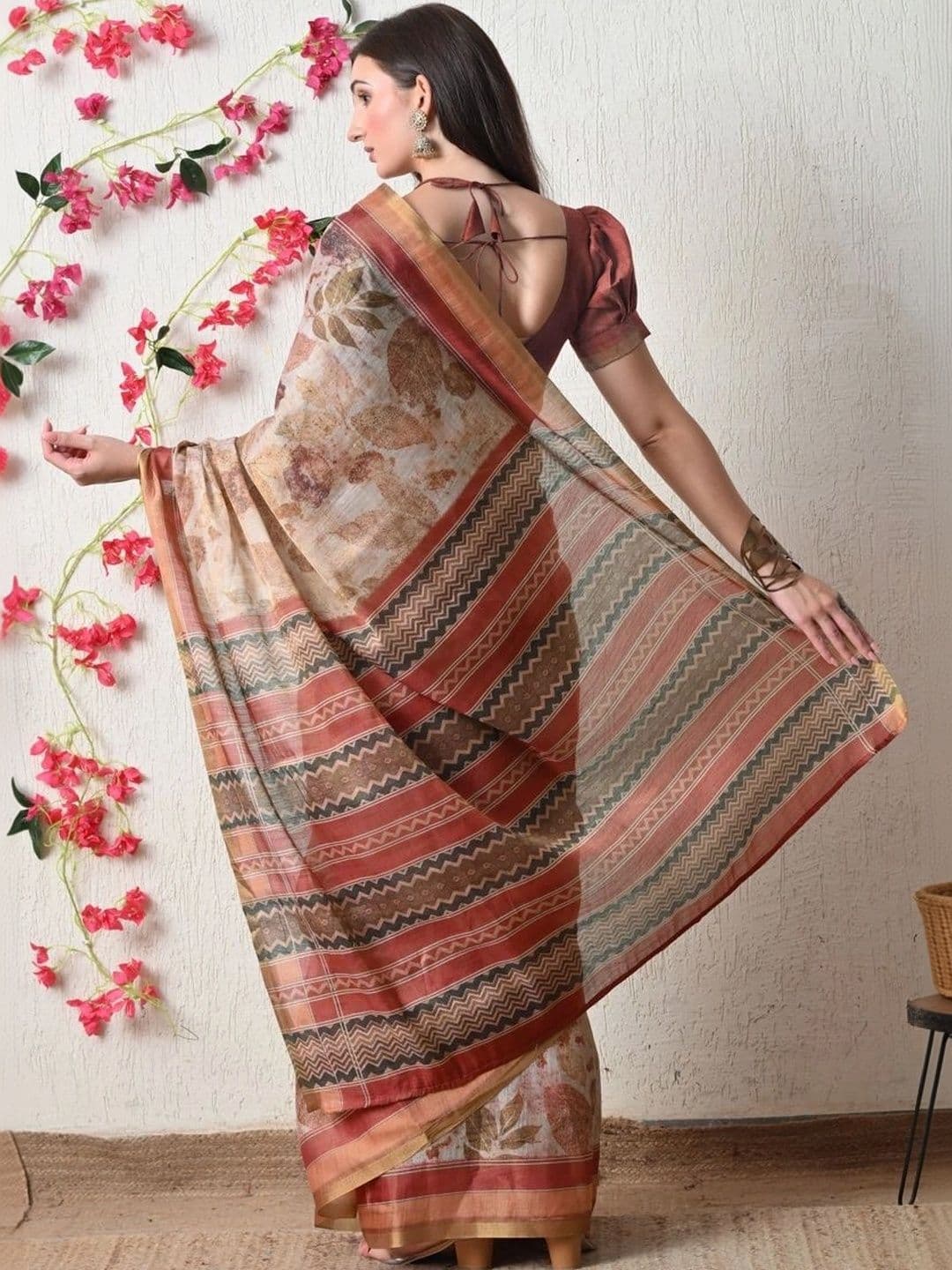 KALINI Floral Printed Silk Cotton Saree thumbnail 4
