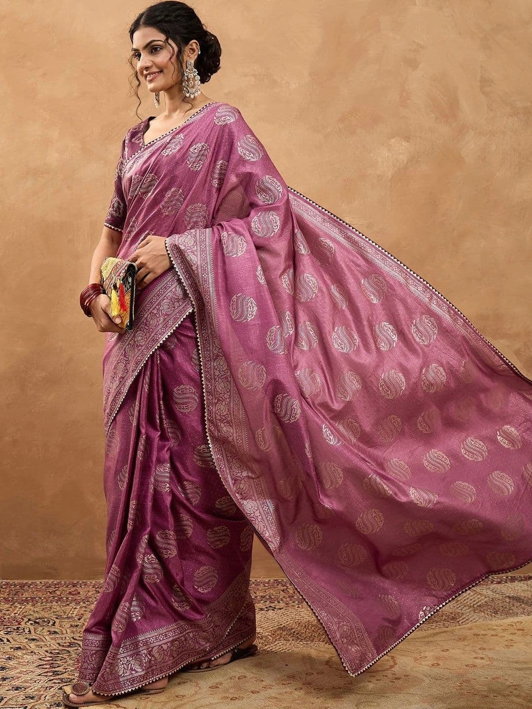 Sangria Embellished Zari Silk Blend Designer Banarasi Saree thumbnail 4