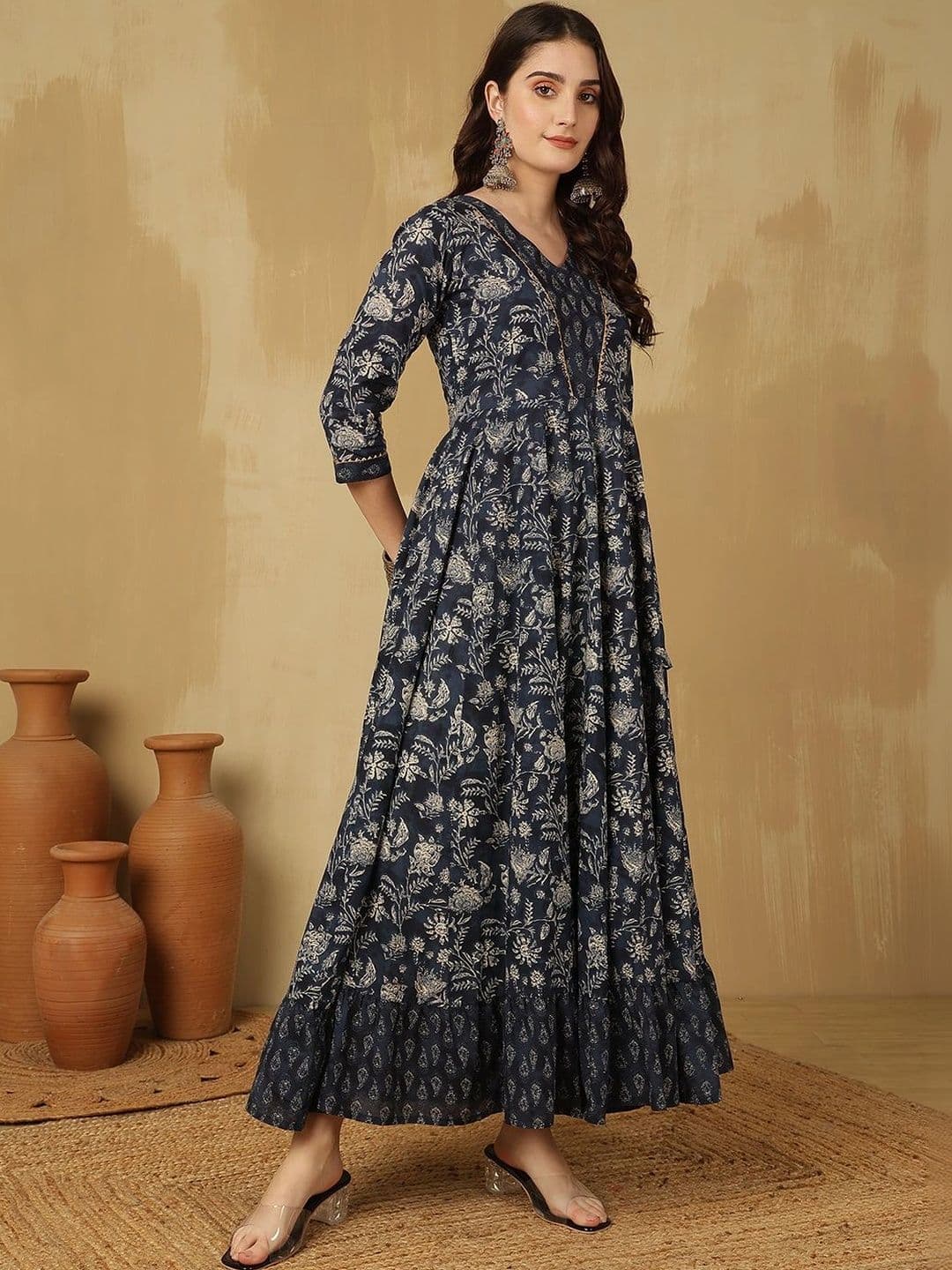 Sangria Women Floral Printed Floral Anarkali Kurta thumbnail 5