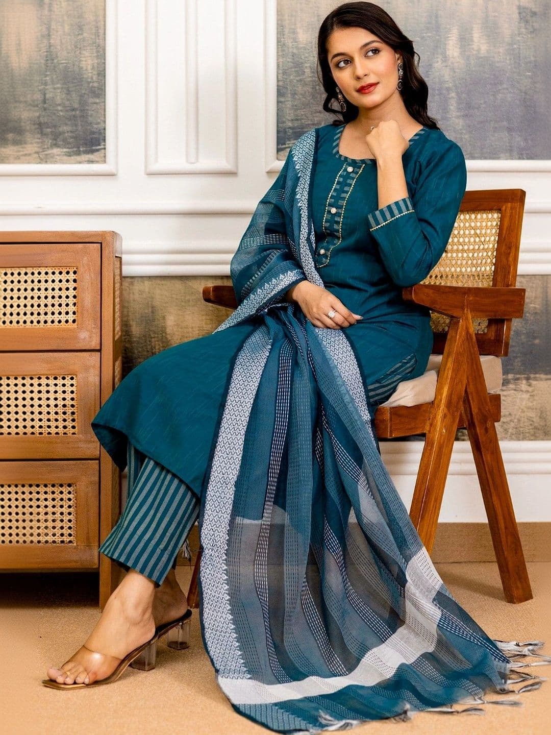 Ibrana Women Ethnic Motifs Regular Thread Work Kurta with Trousers & With Dupatta thumbnail 5