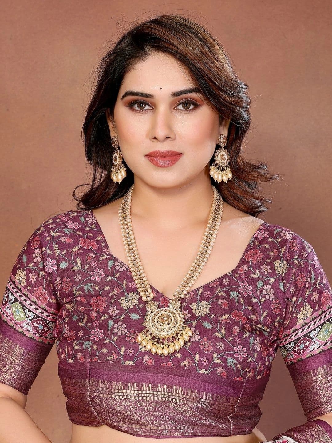 Mitera Floral Zari Designer Saree thumbnail 7