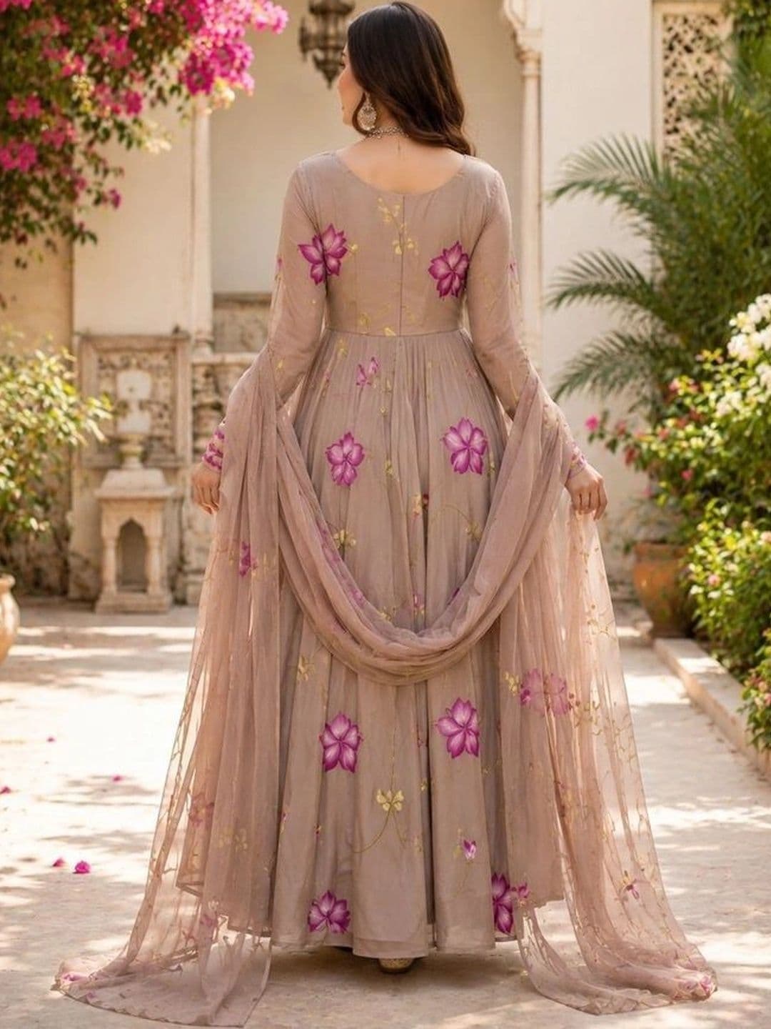 Raiyani Fashion Women Floral Printed Regular Kurta with Churidar & With Dupatta thumbnail 3
