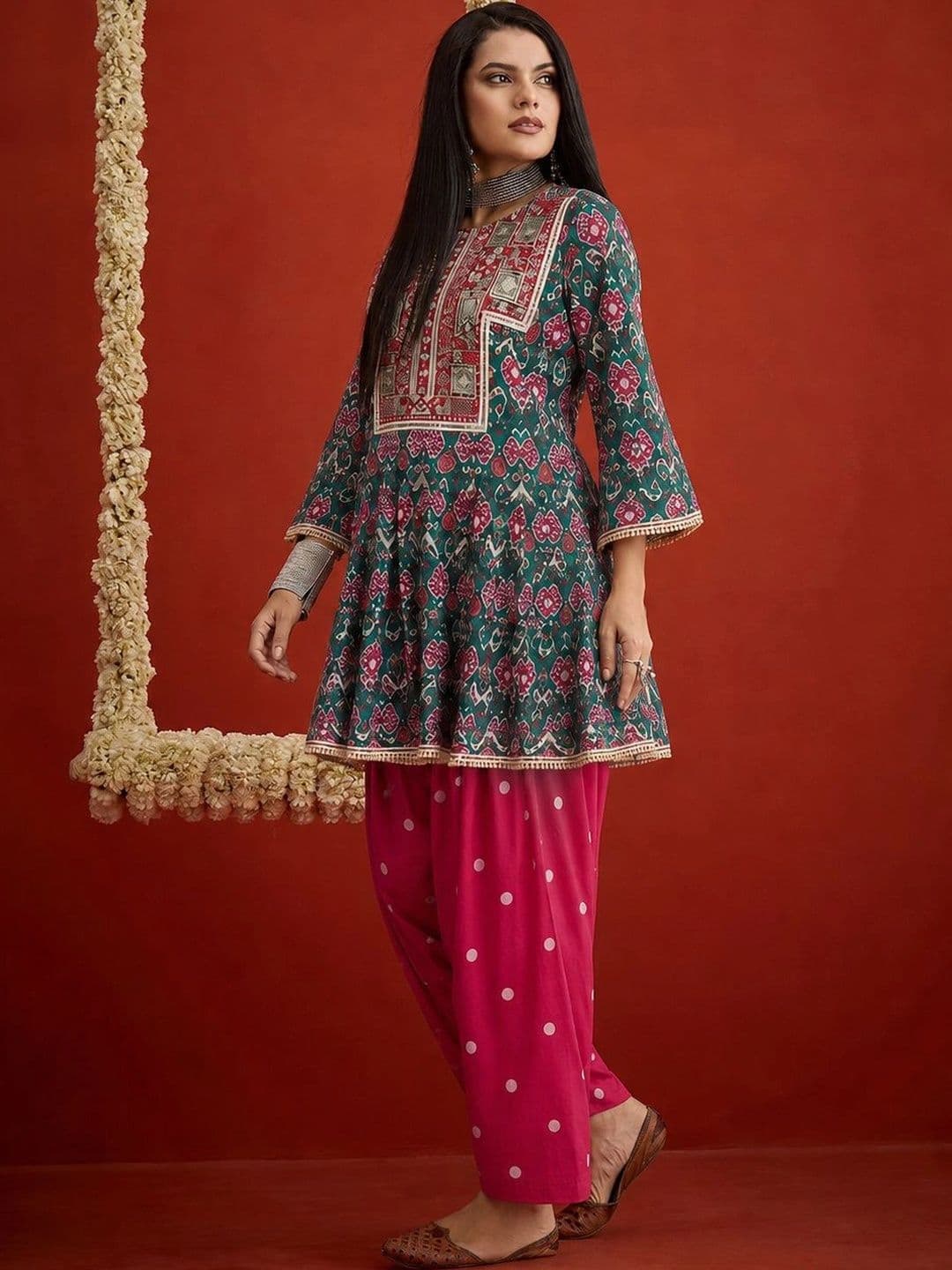 Stylum Women Ethnic Motifs Printed Regular Pure Cotton Kurta with Patiala thumbnail 4