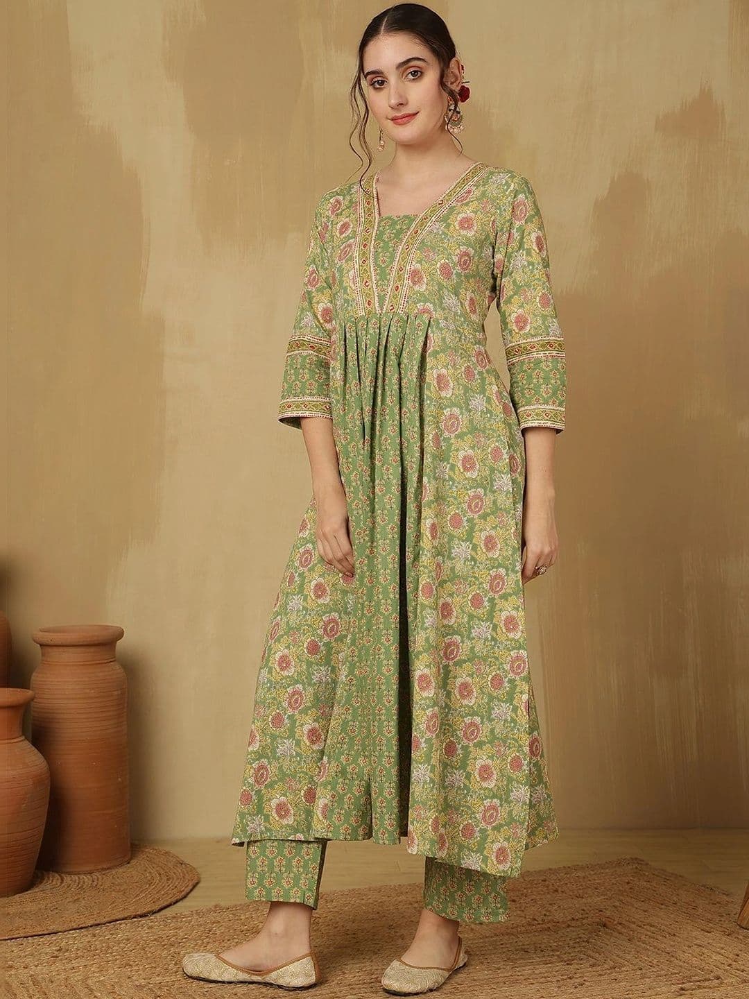 Sangria Women Floral Printed Empire Pure Cotton Kurta with Trousers & With Dupatta thumbnail 7