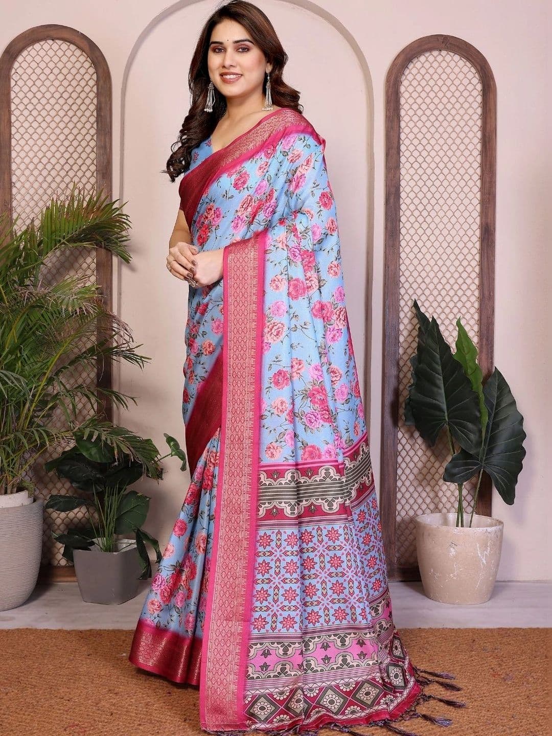 Mitera Floral Designer Saree thumbnail 5