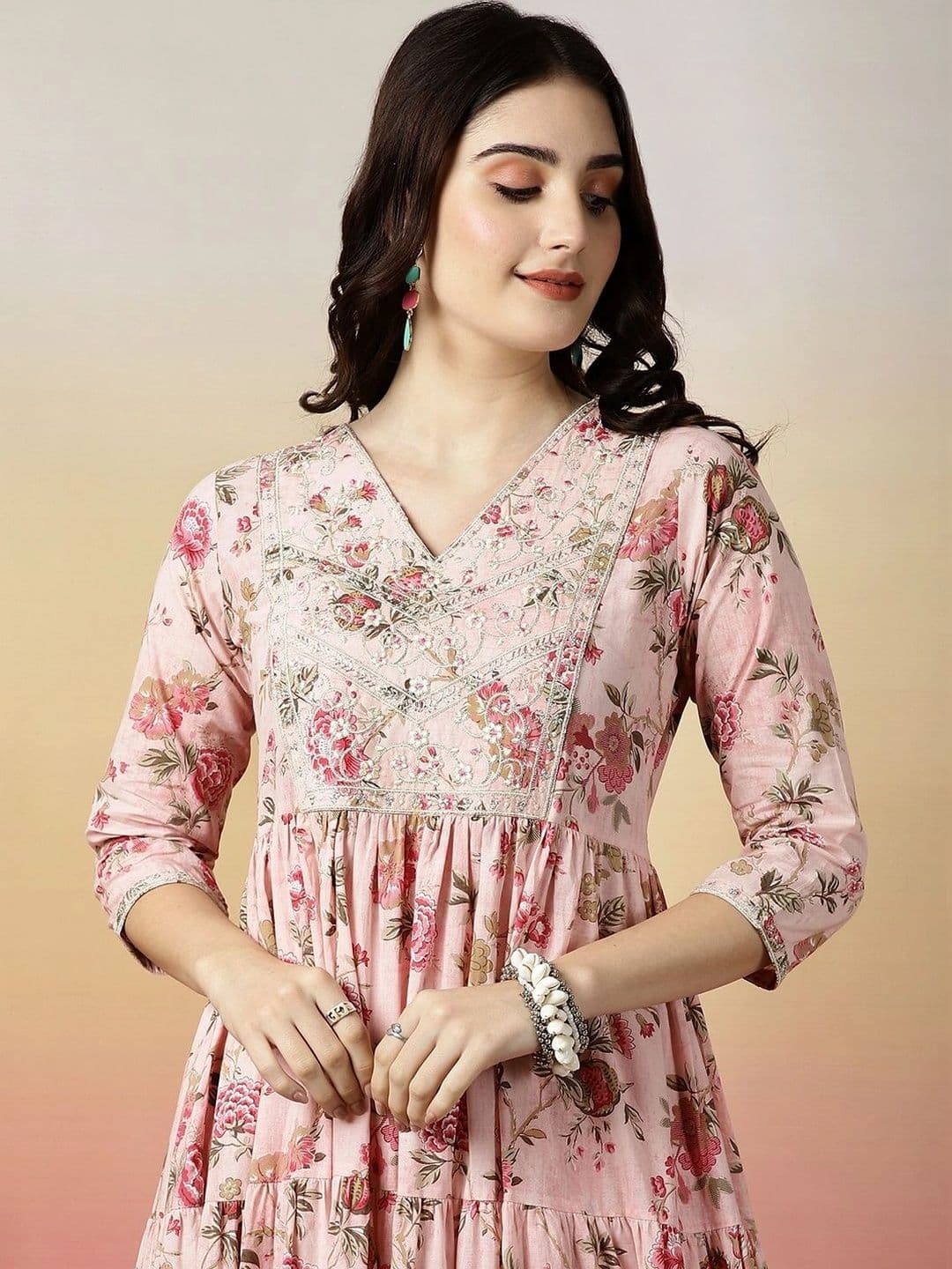 Sangria Women Floral Printed Floral Anarkali Kurta thumbnail 3