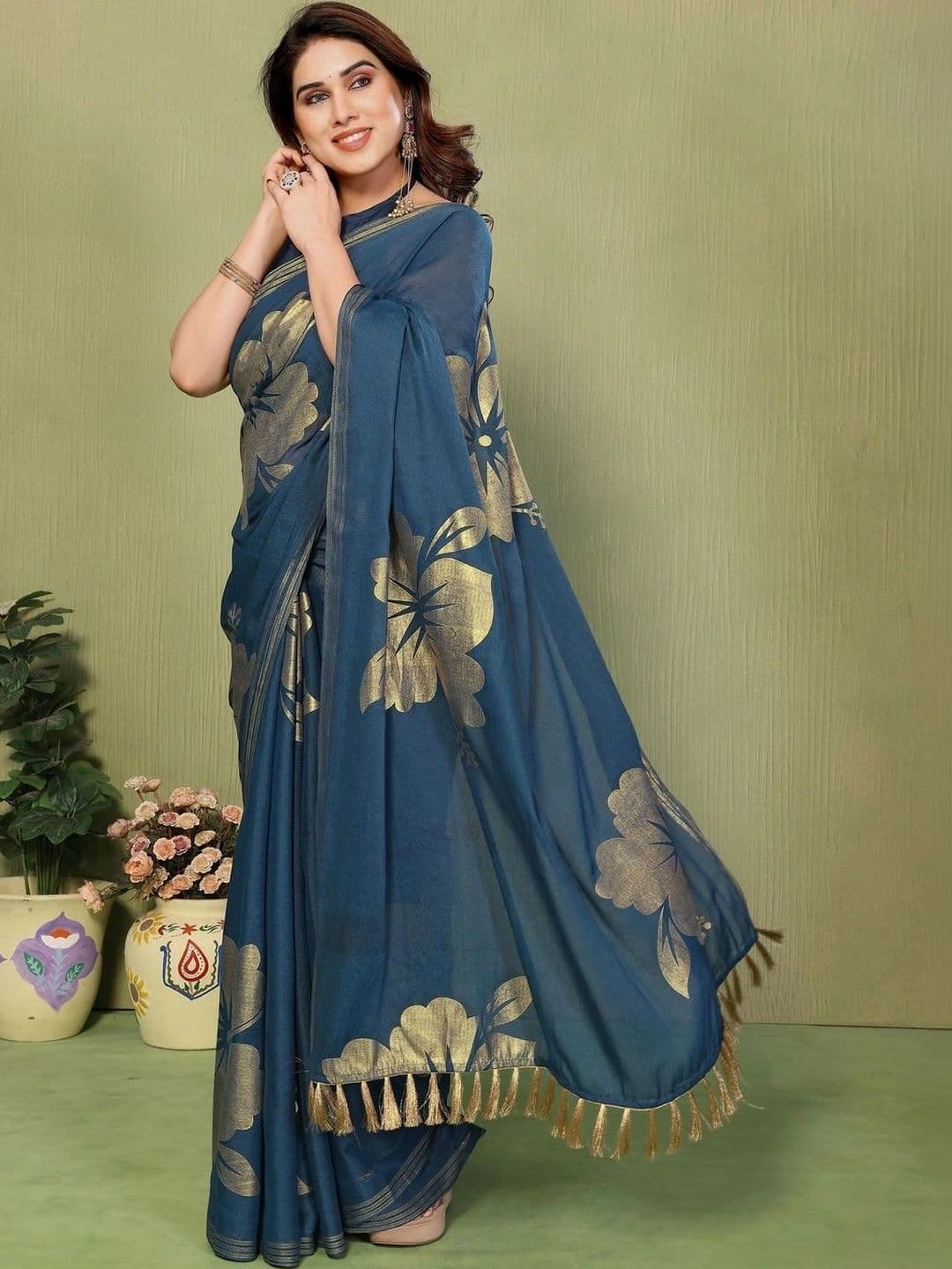 Pixie lane Floral Zari Pure Georgette Saree thumbnail 2