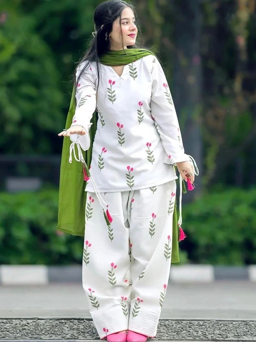 Liksha Clothing Women Floral Printed Kurta with Palazzos & With Dupatta - view 1