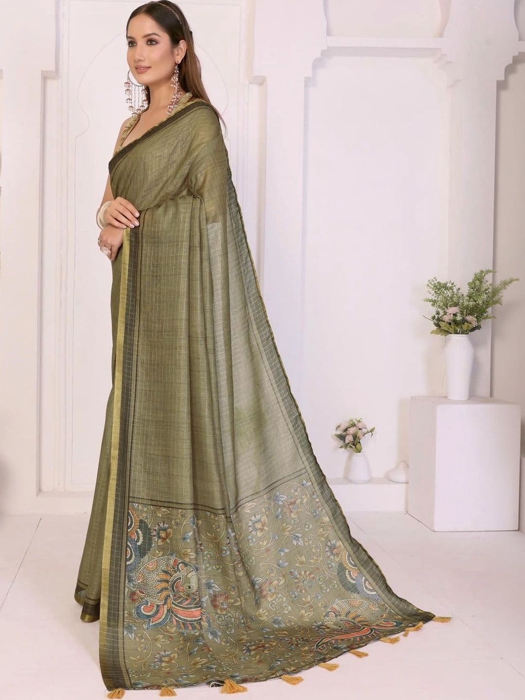 Pixie lane Floral Zari Linen Blend Saree thumbnail 2