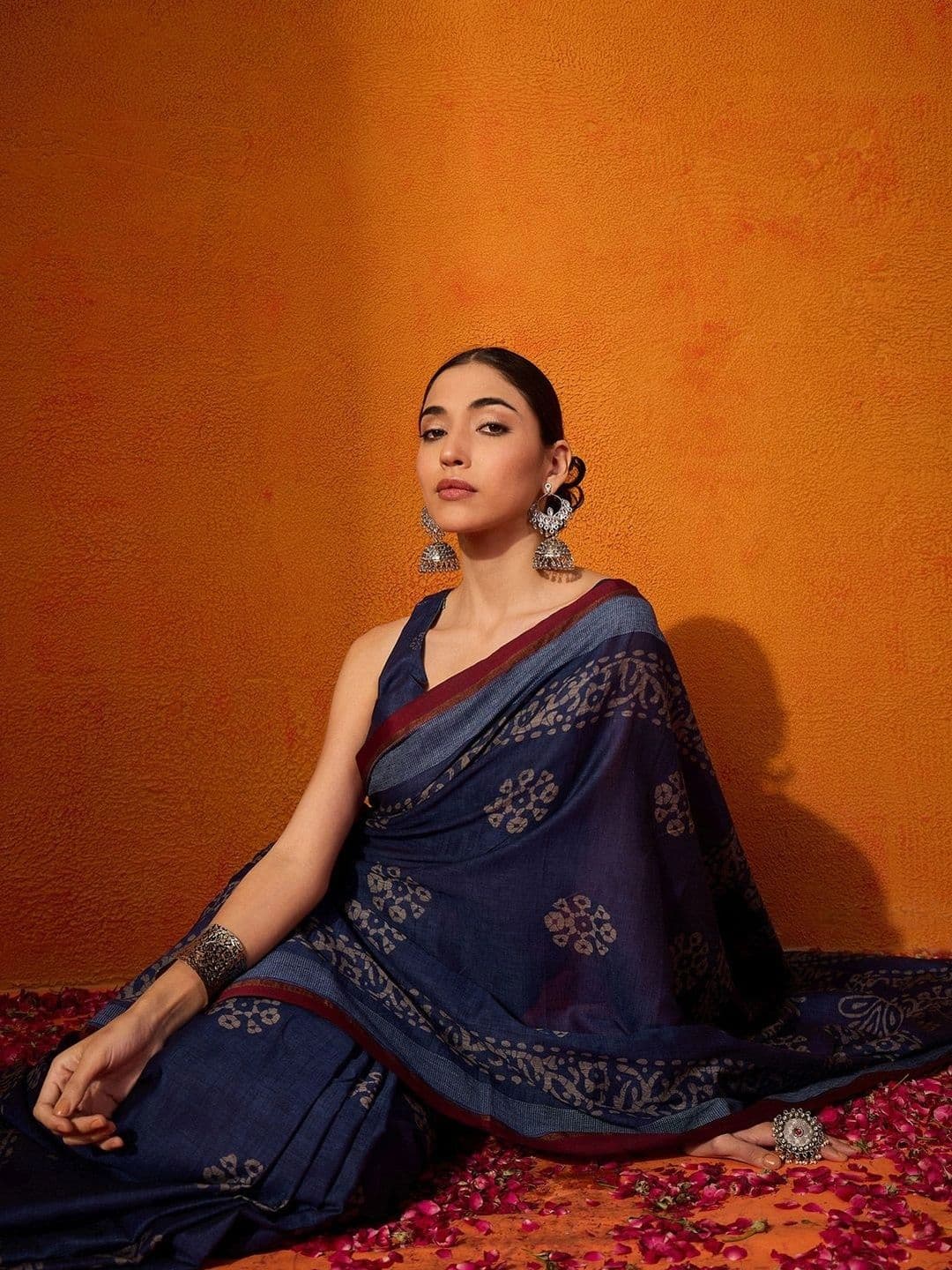 Sangria Batik Designer Bagru Saree thumbnail 2