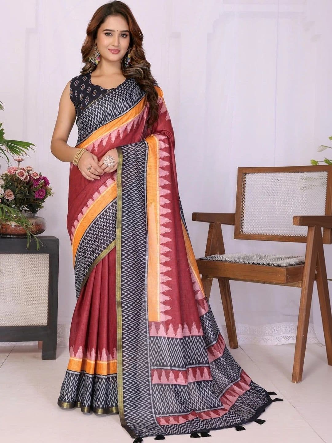 Pixie lane Women Chevron Printed Zari Linen Blend Saree - view 1
