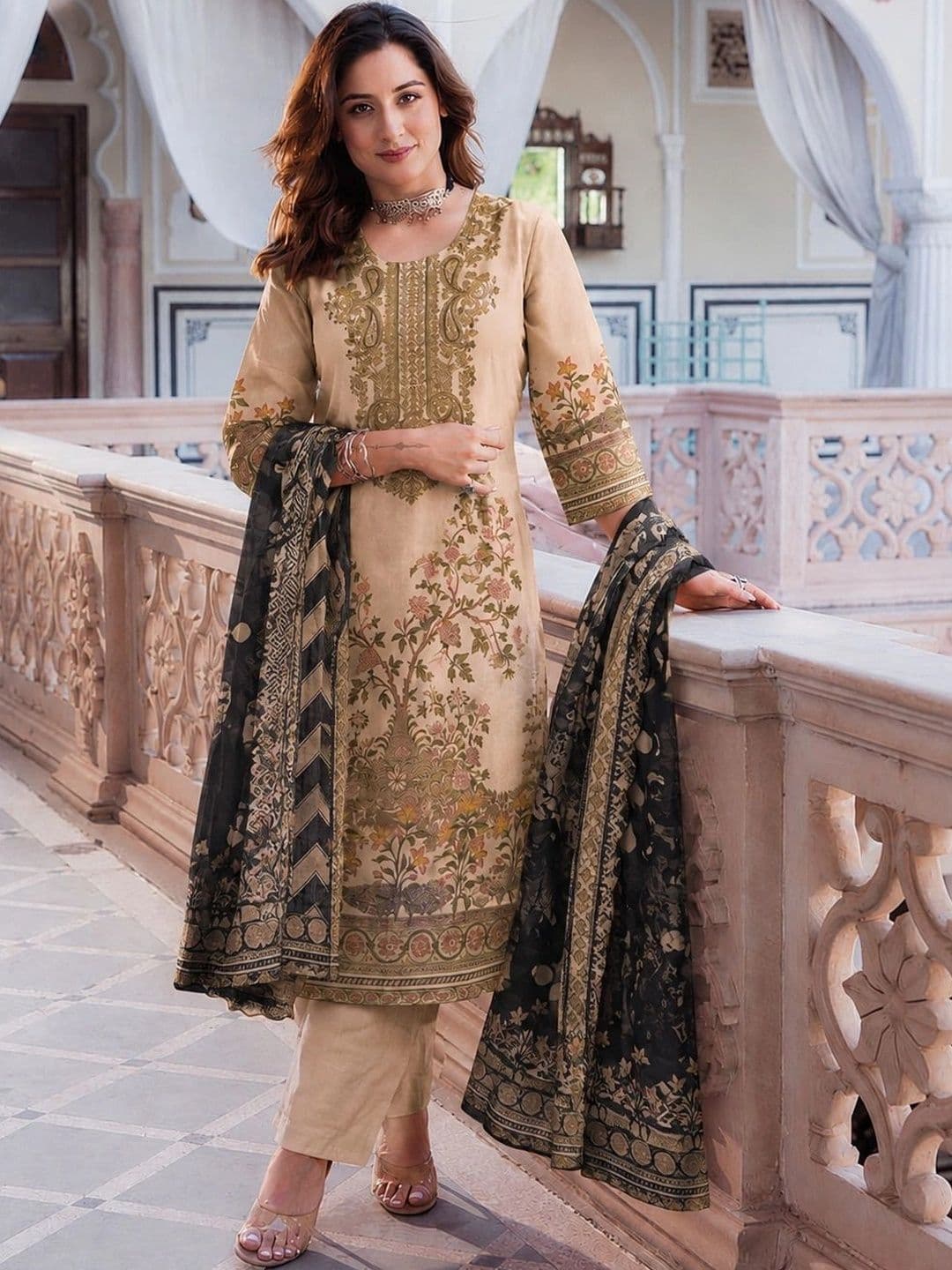 SHIJILA Women Floral Embroidered Regular Thread Work Kurta with Trousers & With Dupatta thumbnail 3