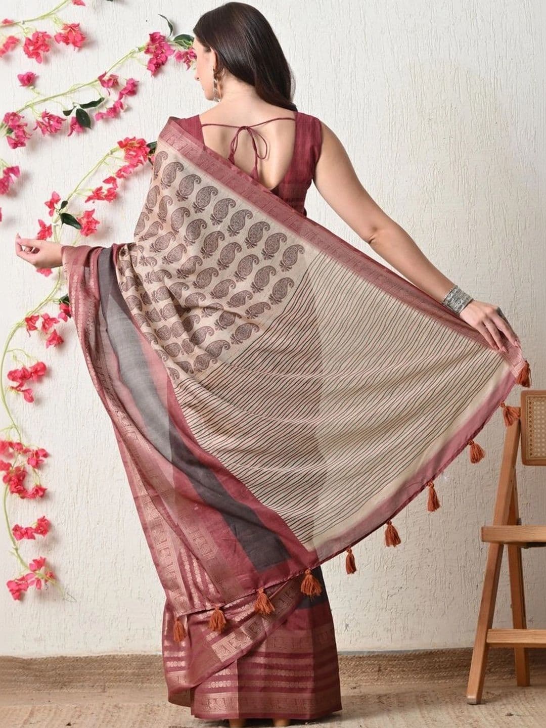 KALINI  Women Paisley Silk Cotton Saree thumbnail 5
