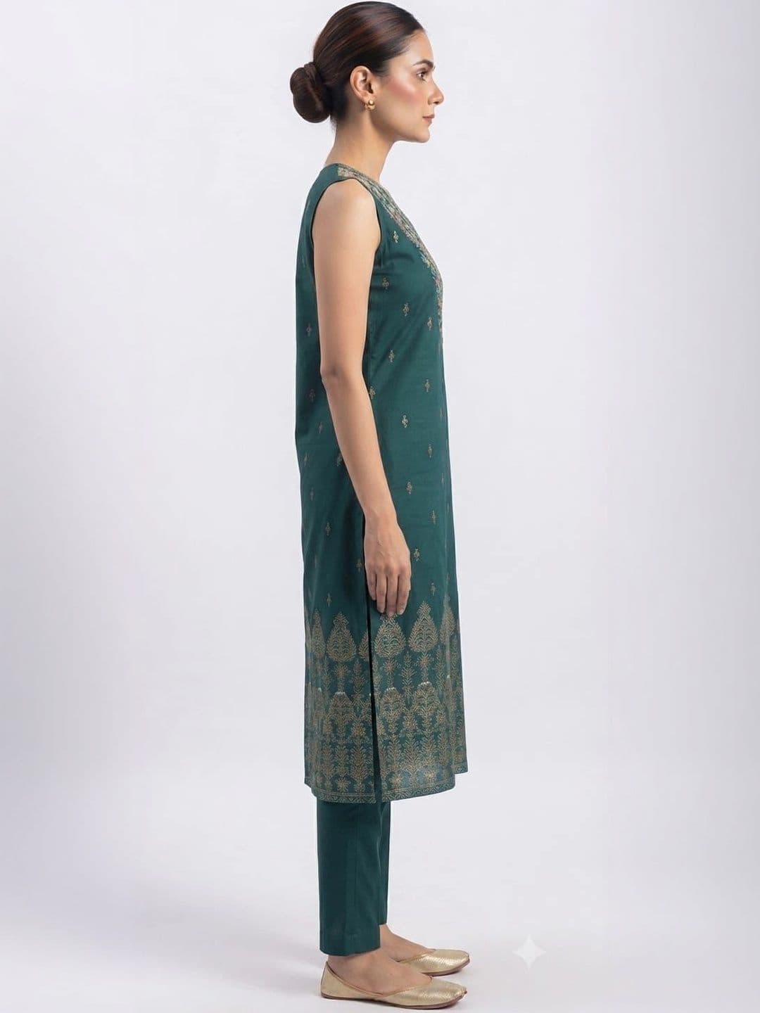 Sangria Women Ethnic Motifs Embroidered Thread Work Kurta thumbnail 4