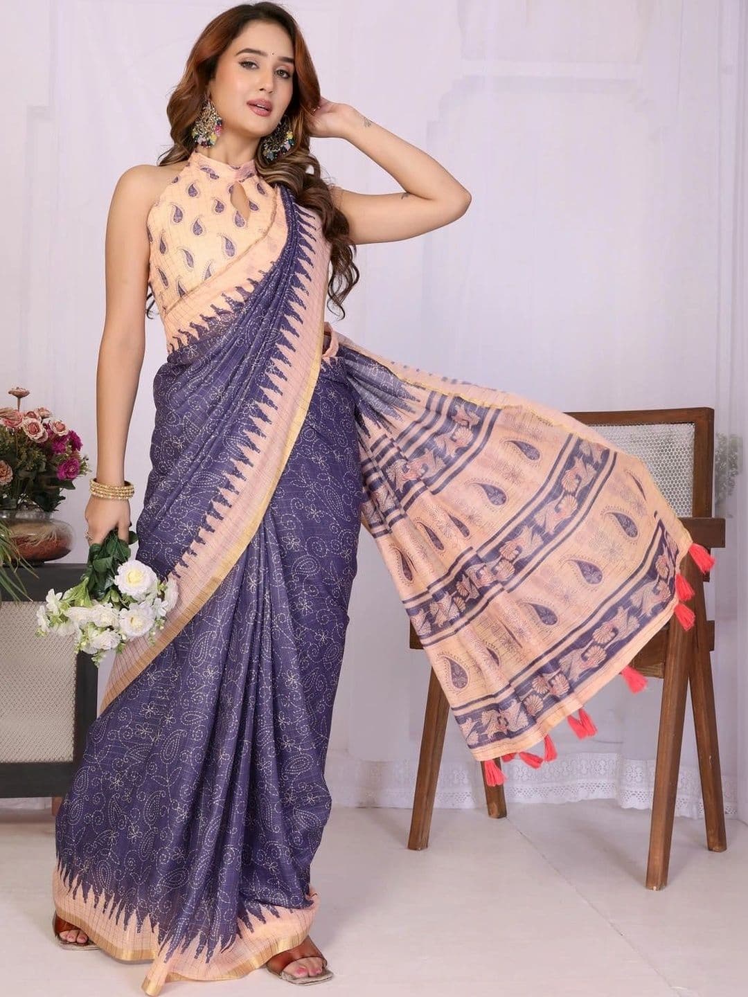 Pixie lane Floral Zari Linen Blend Saree thumbnail 5