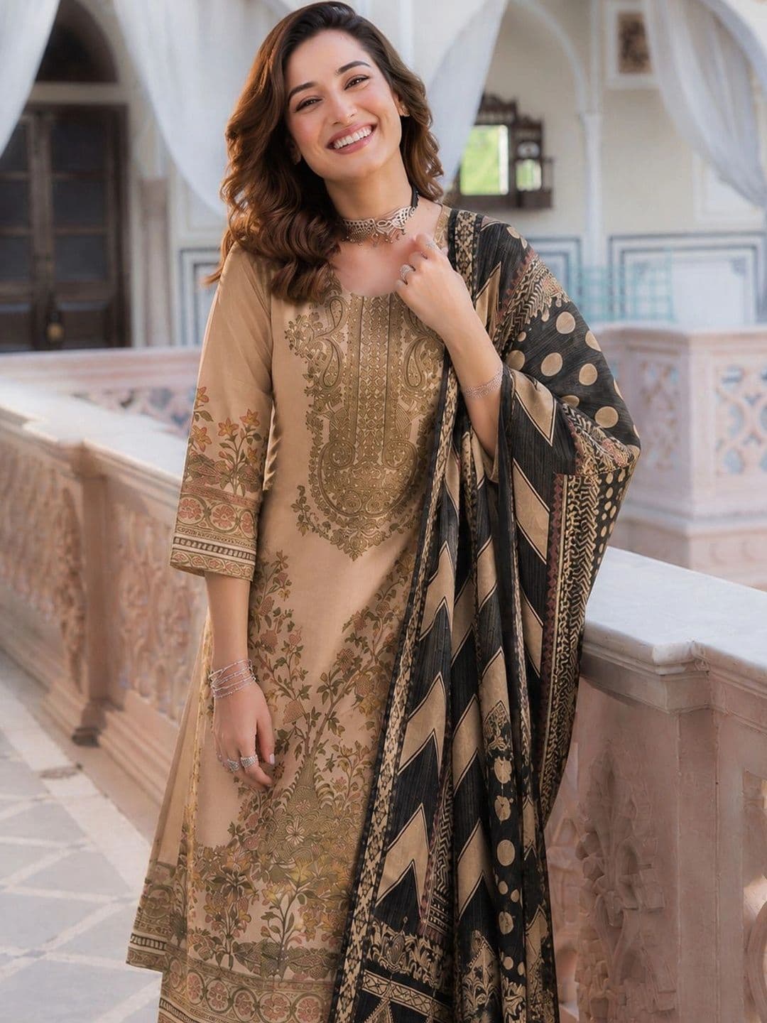 SHIJILA Women Floral Embroidered Regular Thread Work Kurta with Trousers & With Dupatta thumbnail 4