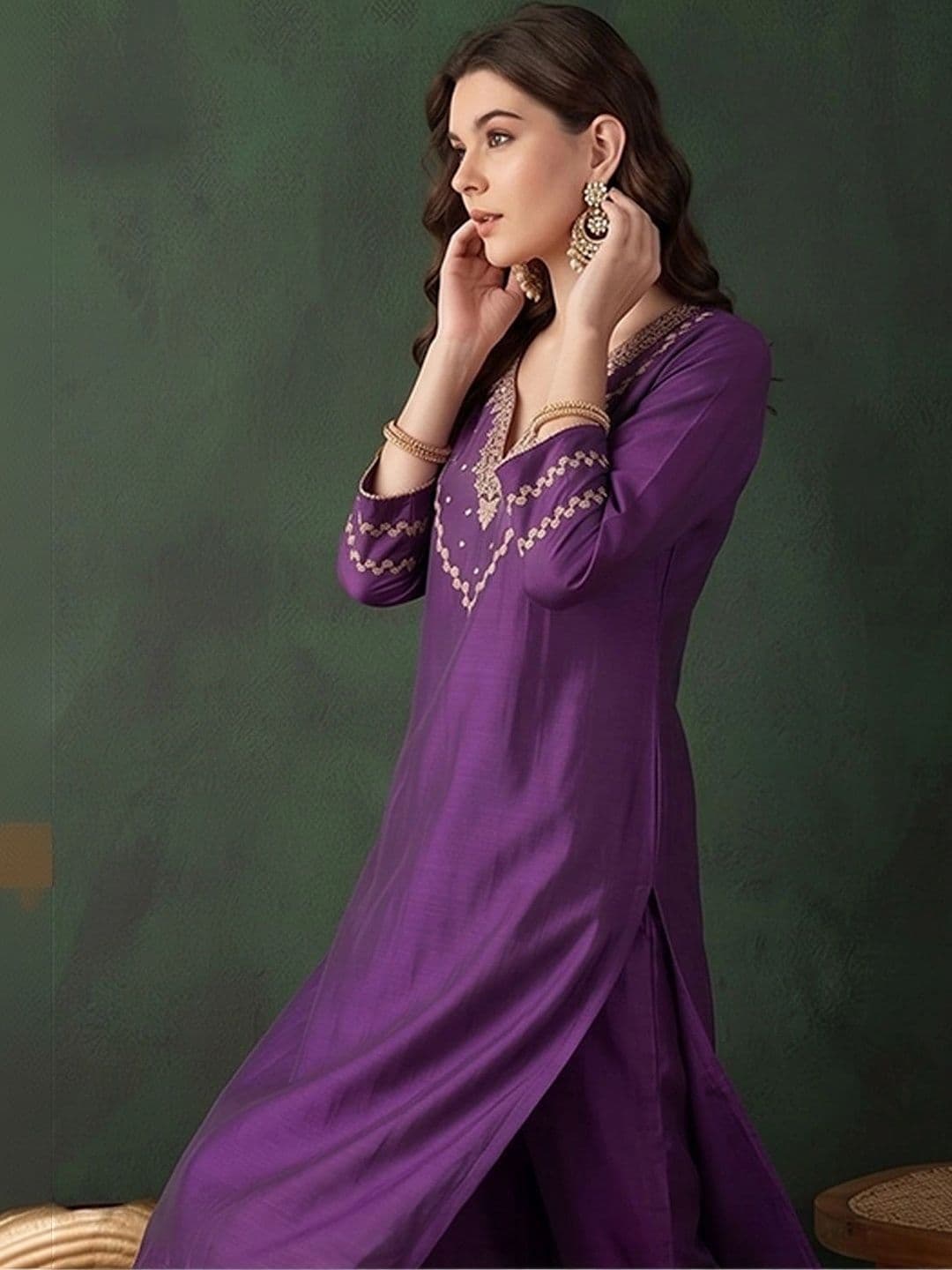 Sangria Women Ethnic Motifs Embroidered Regular Thread Work Kurta with Trousers & With Dupatta thumbnail 2