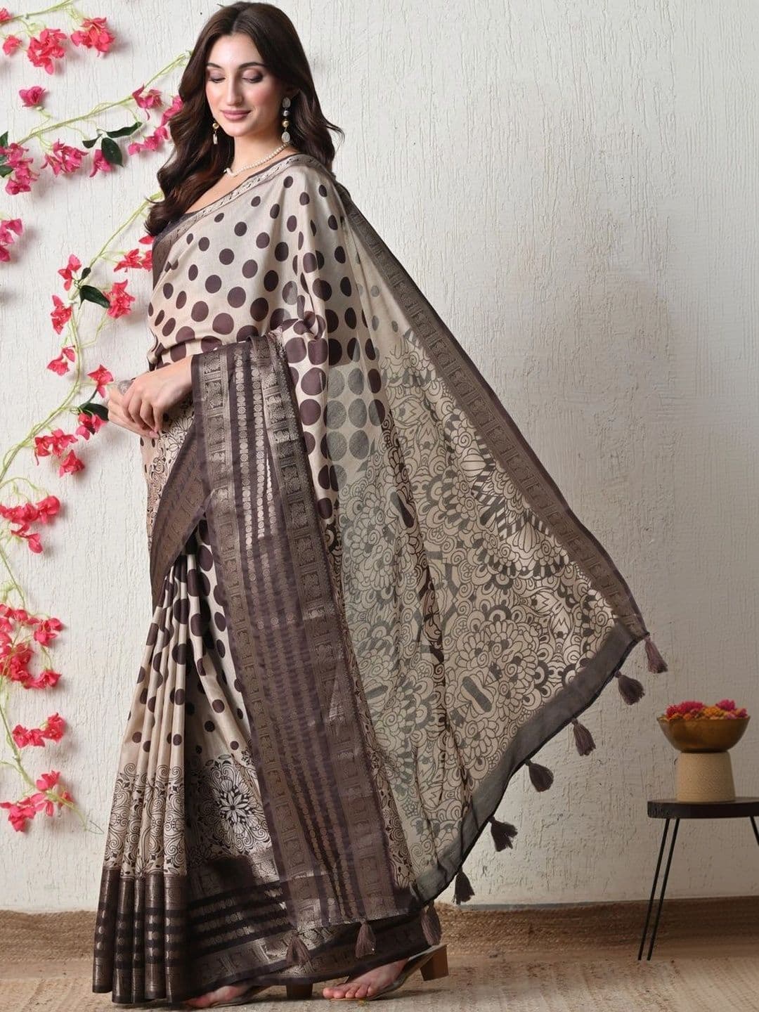 KALINI Polka Dot Printed Silk Cotton Saree thumbnail 3