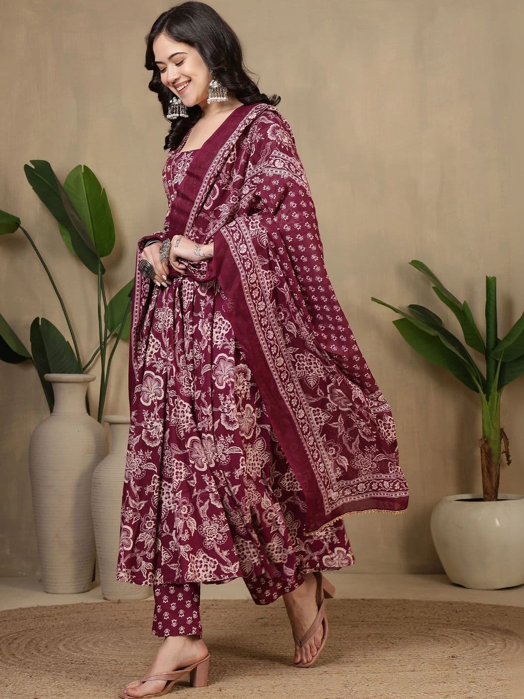 Sangria Women Ethnic Motifs Printed Regular Pure Cotton Kurta with Trousers & With Dupatta thumbnail 4