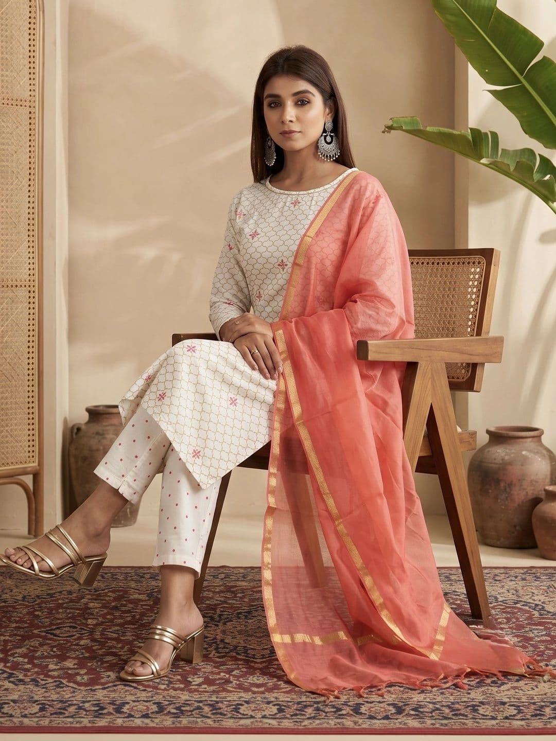 Sangria Women Printed Regular Pure Cotton Kurta with Trousers & With Dupatta thumbnail 4