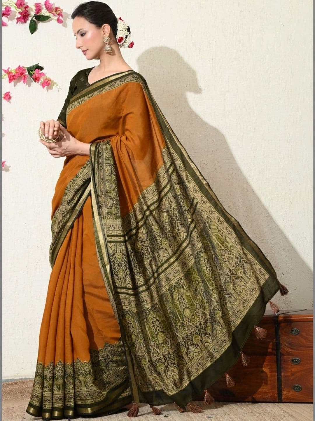 KALINI Women Kalamkari Saree thumbnail 2