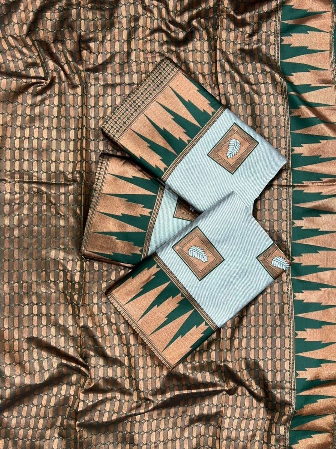 RUTVA FASHION Woven Design Zari Art Silk Banarasi Saree thumbnail 6