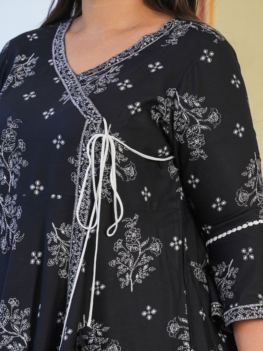 KALINI Women Floral Viscose Rayon Anarkali Kurtas thumbnail 2