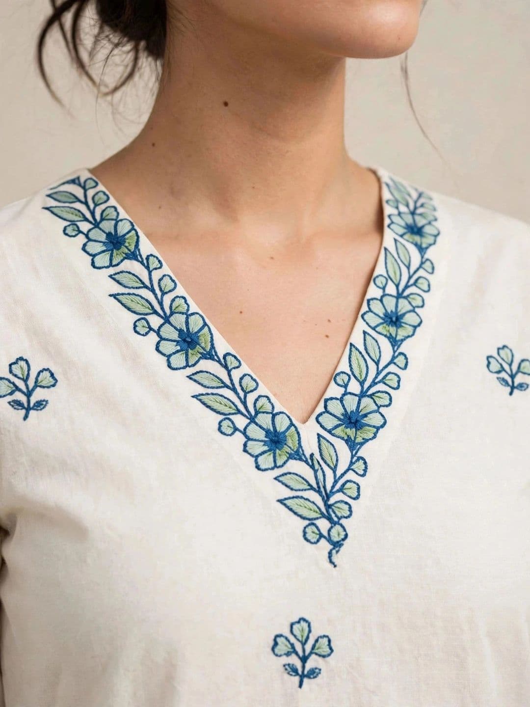 DEV DESIGNER Women Floral Embroidered Regular Thread Work Pure Cotton Kurta with Trousers thumbnail 4
