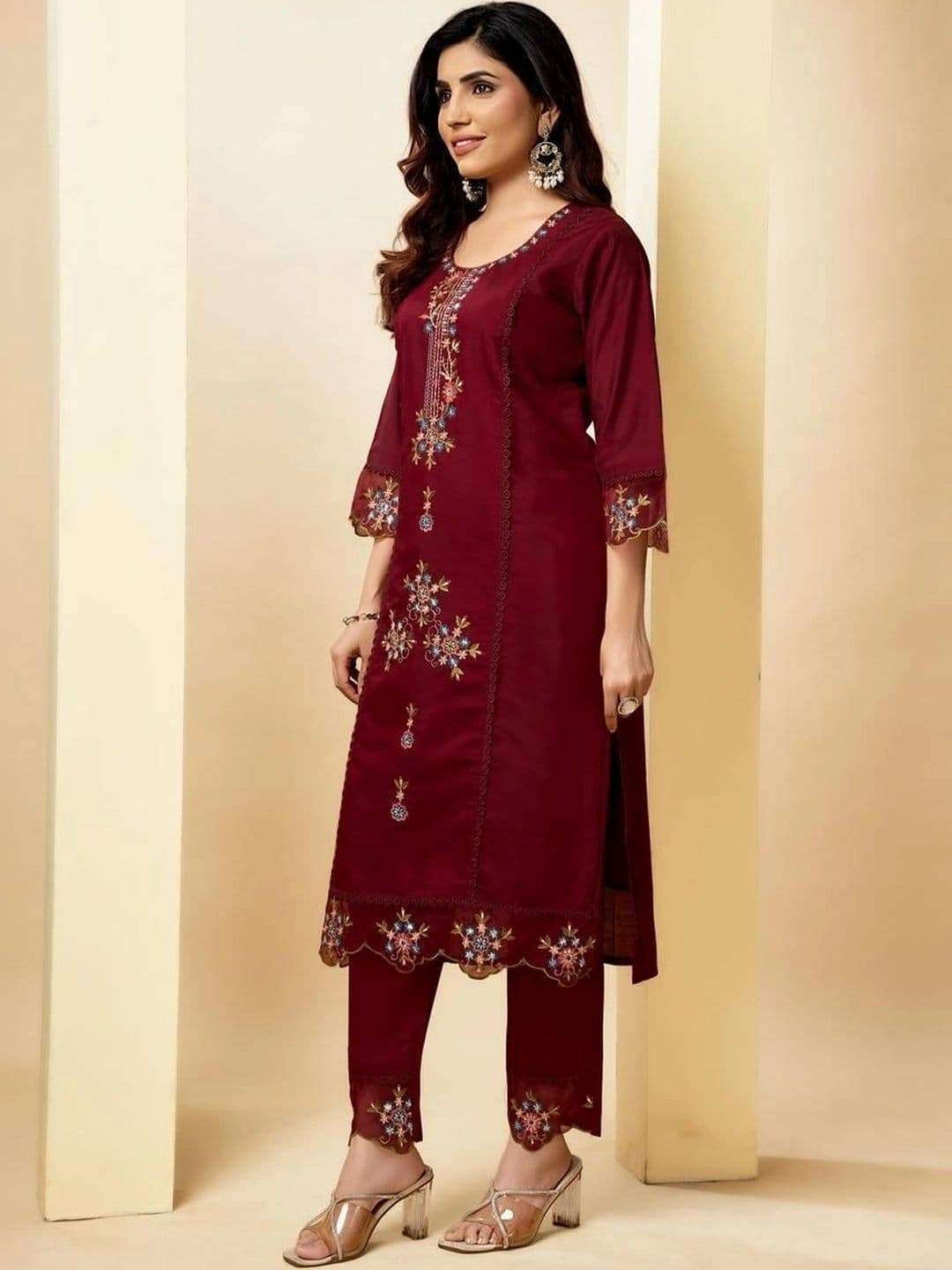 PAUSE Women Ethnic Motifs  Regular Thread Work Pure Silk Kurta & Trousers With Dupatta thumbnail 2